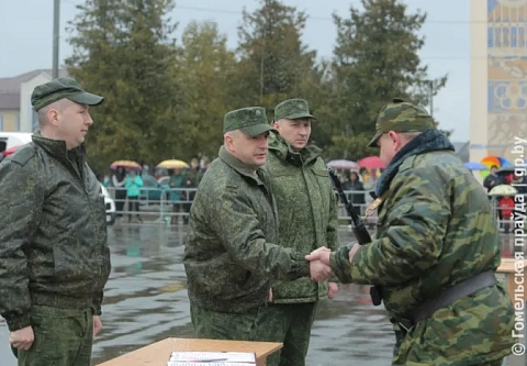 Присягу приняли 16 военнообязанных из Рогачевского и Кормянского районов, призванных из запаса