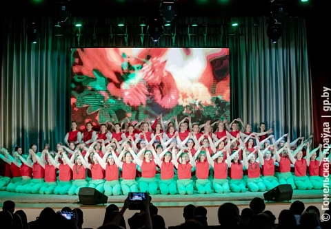 Песни, танцы и экокостюмы: областной этап республиканского фестиваля художественного творчества учащейся и студенческой молодежи «АРТ-вакацыі» проходит в Гомеле