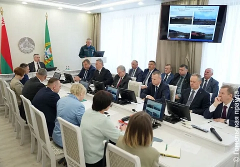 Что закрепит молодежь на рабочих местах? На аппаратном совещании облисполкома обсудили вопросы оплаты труда молодых специалистов и наведения порядка на земле