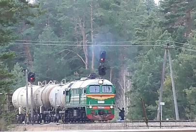 Работники локомотивного депо вместе с подельниками похитили свыше 12,5 тонн дизтоплива