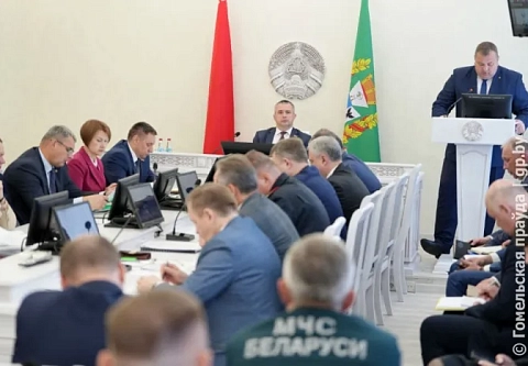 Царица полей зовет. На аппаратном совещании обсудили ход работ в АПК, реорганизацию сельхозпредприятий, благоустройство