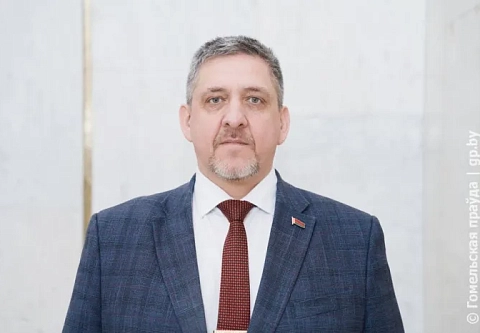 Сенатор, генеральный директор ОАО «Гомсельмаш» Александр Новиков прокомментировал изменения в законодательстве о предпринимательской деятельности