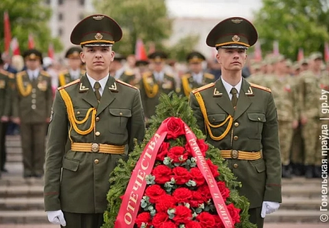 Этот день вернул мир на истерзанную белорусскую землю… В Гомеле на Аллее Героев прошли мероприятия, приуроченные ко Дню Победы