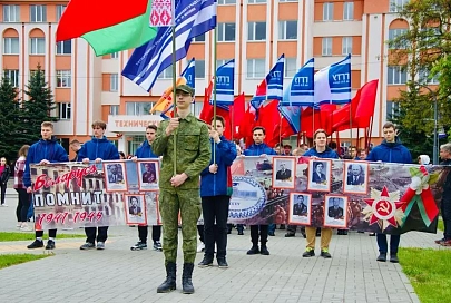 По традиции в преддверии Дня Победы: преподаватели и студенты ГГТУ имени П. О. Сухого организовали торжественное шествие к Кургану Славы