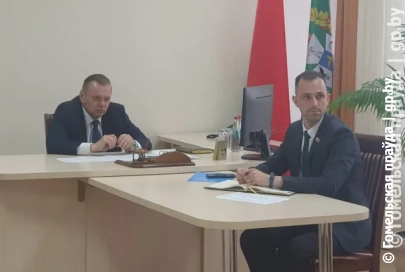Материальная помощь и опека над внуком: заместитель председателя облисполкома Дмитрий Алейников провел прием граждан