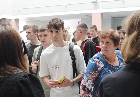 Сменят парты на цеха: в ГГТУ имени П. О. Сухого прошла общегородская молодежная ярмарка вакансий