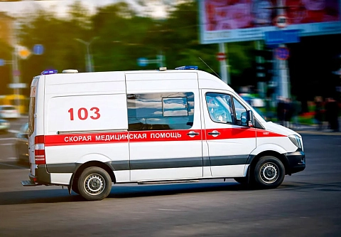 В Речице женщина мыла окно и выпала с восьмого этажа. Сердце мужа не выдержало такого удара, и он умер