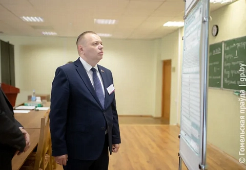 Заместитель председателя облисполкома Дмитрий Алейников проверил готовность пунктов проведения ЦТ