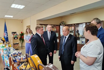 Гомельщину посещает Чрезвычайный и Полномочный Посол Китайской Народной Республики в Республике Беларусь Се Сяоюн