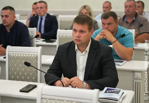 За партой и в поле. В Гомеле прошел очередной семинар-учеба "Школы молодого руководителя"
