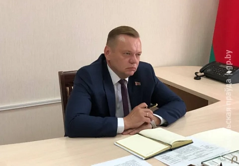Хоккеист не завершил отработку, вуз требует деньги: заместитель председателя облисполкома Дмитрий Алейников провел прием граждан
