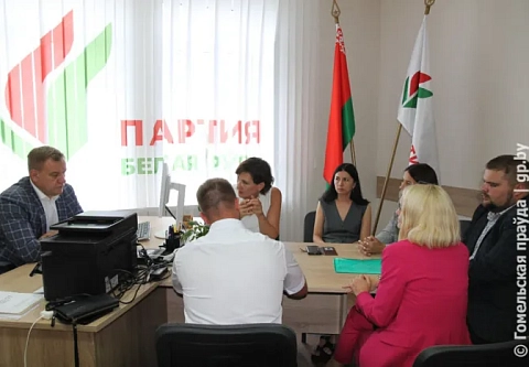 За молодежью будущее. В Гомельском Доме профсоюзов заработала общественная приемная партии «Белая Русь»