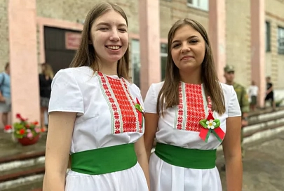 Молодежь Гомеля провела патриотическую акцию на пограничной заставе «Роза Люксембург» в Ельском районе