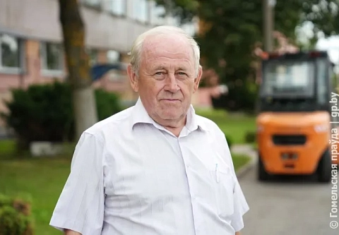 50 лет на рабочем месте. Геннадий Бортновский из "Гомельоблагросервиса" возрождает и "ставит на ход" настоящие раритеты сельхозтехники