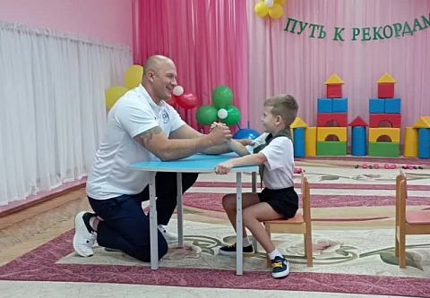 Мое главное соревнование –  с самим собой. Чемпион мира и Европы по гиревому спорту Сергей Ситник о работе в транспортном цехе, настоящих тяжестях и больших победах