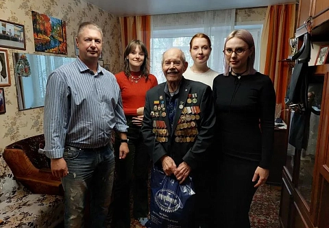 Студенты ГГТУ имени П. О. Сухого побывали в гостях у ветерана Великой Отечественной войны