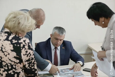 Обустроить ливневку и отправить на отдых: председатель облисполкома Иван Крупко провел прием граждан в Гомеле