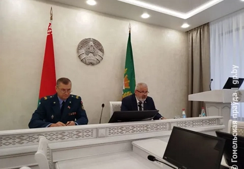 Как попасть в реестр и не быть вне закона. В облисполкоме обсудили реализацию Указа Президента Беларуси, касающегося автомобильных перевозок пассажиров