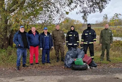 Чистый берег: в Рогачевском районе от мусора очистили территорию у озера Комарино