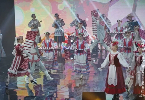 Время выбрало нас. Большая концертная программа стала фееричным продолжением акции "Марафон единства"