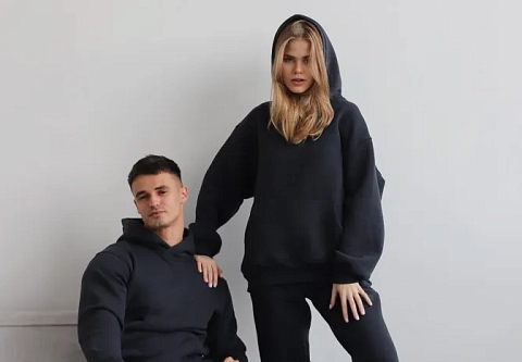 «Я сама себе целевая аудитория». Эти худи, свитшоты, спортивные костюмы любят белорусские и российские покупатели