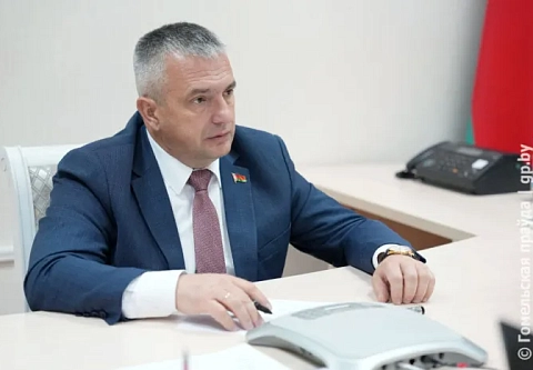 Провести межу и поставить точку. Председатель облисполкома Иван Крупко провел прямую телефонную линию и прием граждан