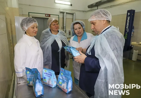 Помощник Президента – инспектор по Гомельской области Юрий Горлов в рамках деловой поездки посетил несколько предприятий Мозырщины