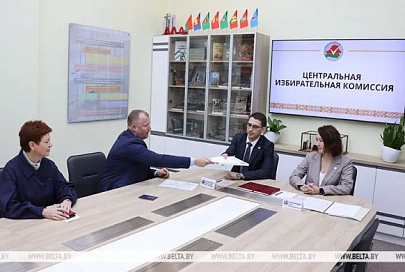ЦИК принял документы для регистрации Хижняка кандидатом в Президенты Беларуси