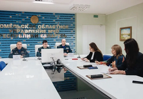 В Гомеле спасатели напомнили о рисках возникновения пожаров в зимний период и наградили журналистов