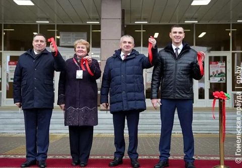 Это грандиозный объект. В Мозыре открыли физкультурно-оздоровительный центр "Полесье-Арена"
