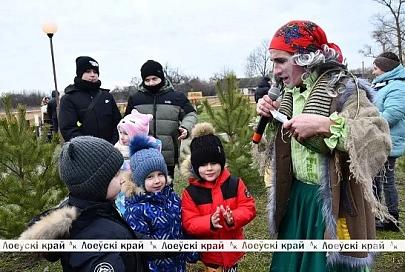 В деревне Бывальки Лоевского района появилось место досуга «В гостях у сказки «12 месяцев»