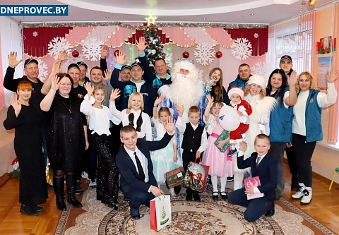 «Патриоты Беларуси» посетили Речицкий социально-педагогический центр