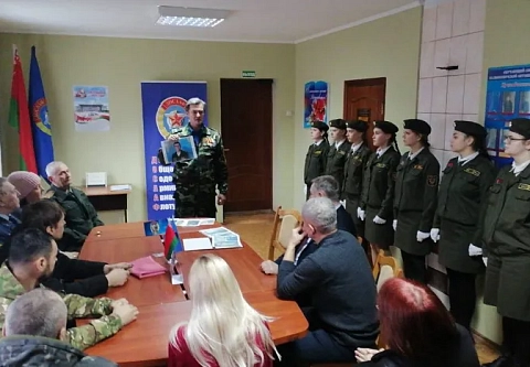 В Калинковичской РОС ДОСААФ открыли военную экспозицию, посвященную погибшим во время войны летчикам