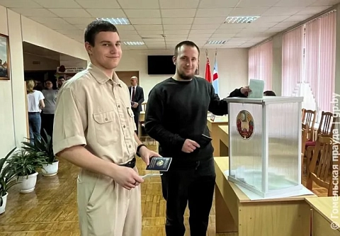Будущие аграрии из Калинковичей: «Голосуем впервые и за мирное будущее»