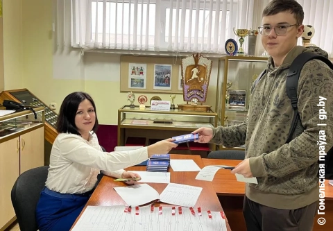«Радует, насколько мозыряне неравнодушны к будущему страны». Что о досрочном голосовании в городе над Припятью говорят наблюдатели
