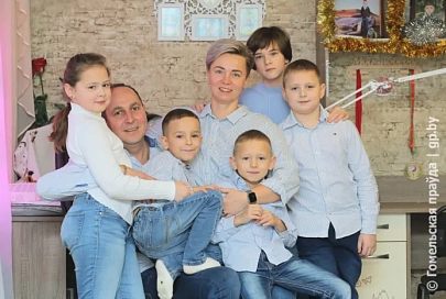 Предприниматель Дмитрий Ралько из Рогачева с женой воспитывают пятерых детей, четверо из которых – усыновленные