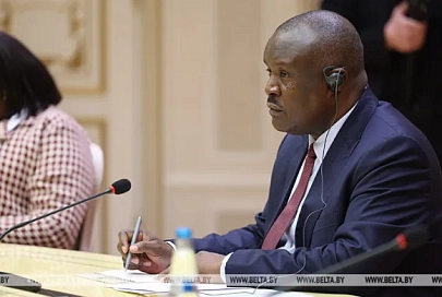 Председатель Панафриканского парламента поздравил Лукашенко с впечатляющей победой на президентских выборах