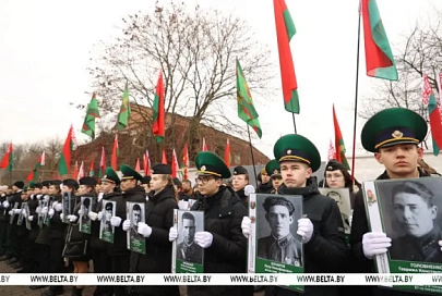 "Эстафете Победы" вдоль внешних границ СНГ дали старт в Брестской крепости