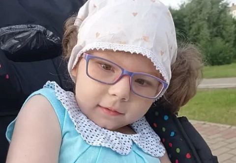 Маленькой Анечке из Новополоцка важна помощь каждого