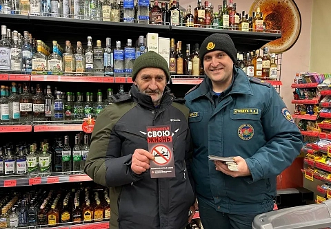 Из-за сложной оперативной обстановки в Наровлянском районе работники МЧС провели мероприятие «Дом без пожара» 
