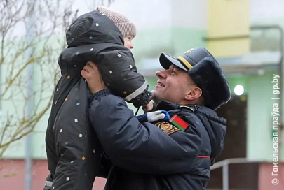 Майор милиции и трижды отец из Рогачева – о службе, родительстве, моржевании и мечте покорить Эльбрус
