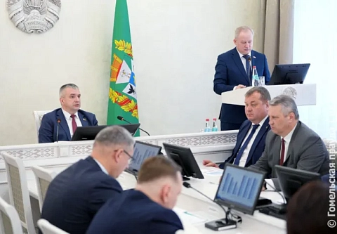 Нужно нам, но еще больше – потомкам. На аппаратном совещании обсудили состояние мехпарка, реализацию плодоовощной продукции из стабфондов