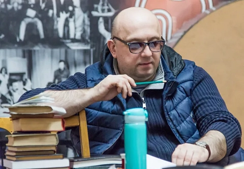Белорусско-российский режиссер Роман Гапанюк о карьере в кино, сериалах, театре