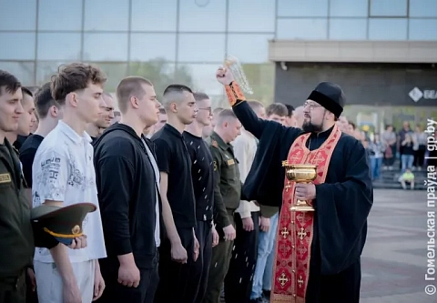 За наше светлое будущее: торжественная отправка призывников со всей Гомельщины прошла в областном центре