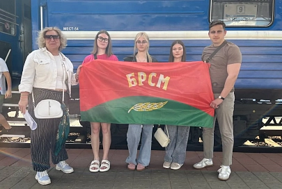 На берегу моря и на белорусских полях: молодежь Гомельщины начала свою работу в студенческих отрядах