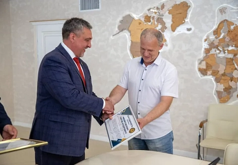 В день рождения отряда ОАО «Гомсельмаш» «Открытые сердца» вручены благодарности участникам волонтерского движения