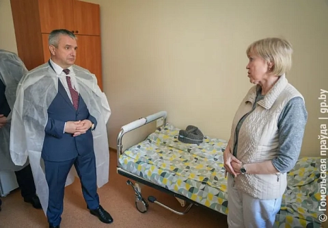 Больше коек и врачей: в Ветке глава региона Иван Крупко посетил межрайонное отделение ранней медицинской реабилитации на базе местной ЦРБ