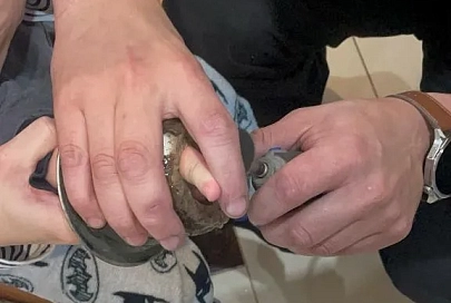 В Мозыре спасатели пришли на помощь ребенку, палец которого застрял в раковине