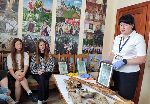 В Чечерском историко-этнографическом музее открылась выставка предметов из воинского захоронения