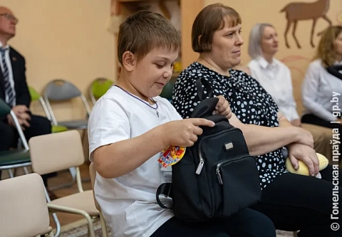 Чтобы слушались и хорошо учились: в Гомеле проходит ежегодная республиканская акция «Соберем портфель вместе»